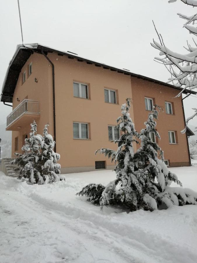 Guesthouse Nikolina Korenica Eksteriør bilde